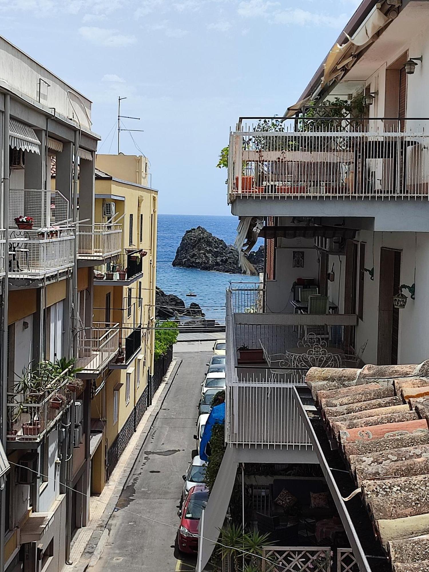 Appartamento La maison de Geneviève Aci Trezza Esterno foto